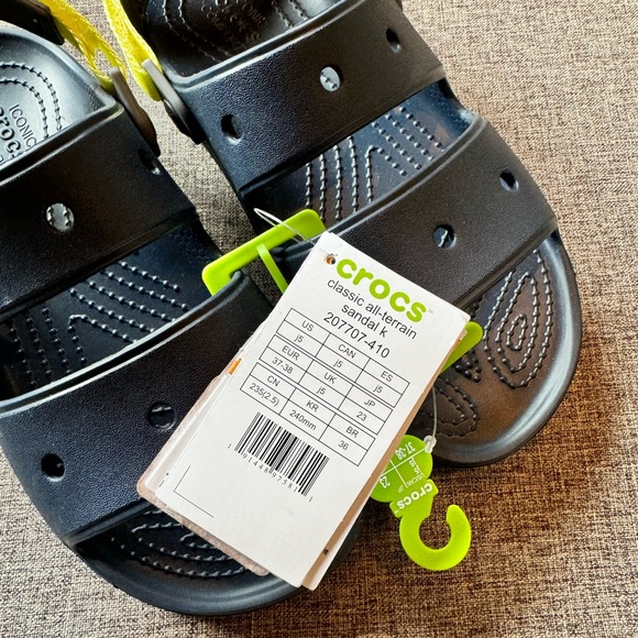 Crocs Classic Kids All Terrain Sandal K Navy Blue - Picture 2 of 8